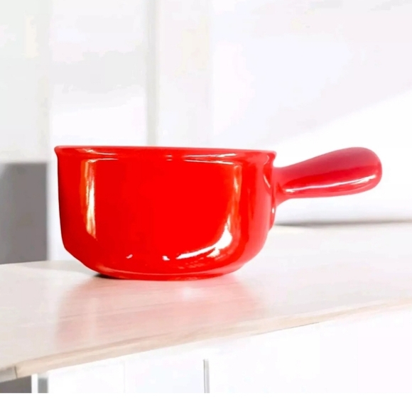 Vintage Red Stoneware Soup And Chili Bowl Handle 16 oz Uniquely Shape - Picture 8 of 9
